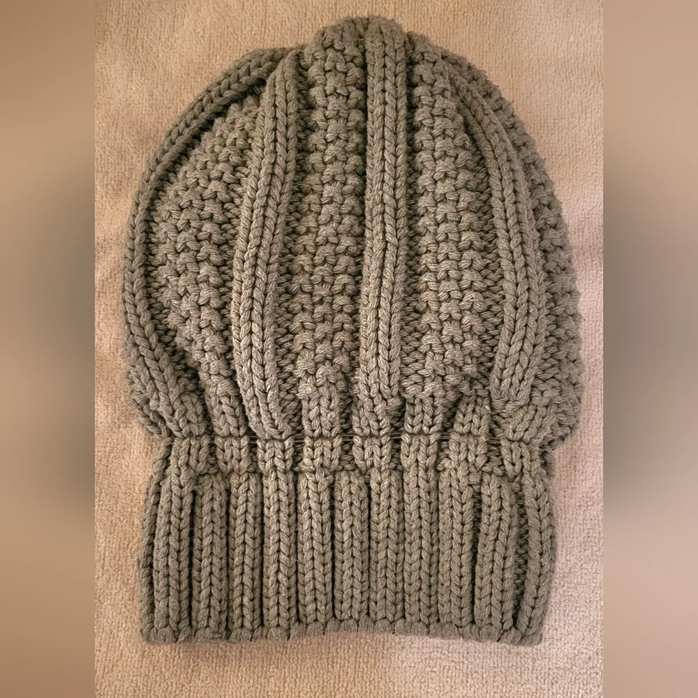 Time and Tru‎ Gray Knit Puffy Beanie W/Warm Fleece Inrlterior (One Size)